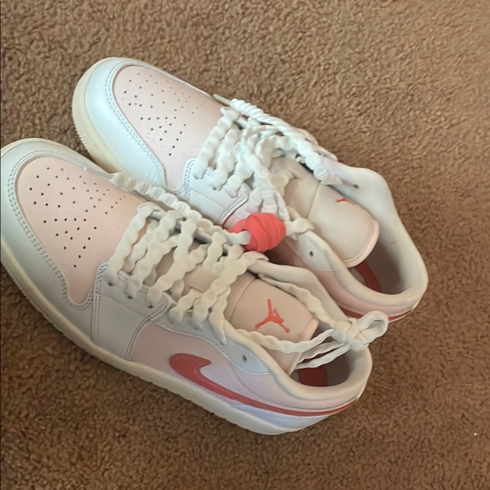 Nike Women's Sneakers in White and Pink